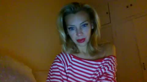 Snapshot of qurli24 chatting on October 25, 11:27 pm qurli24 online show from October 25, 11:27 pm
