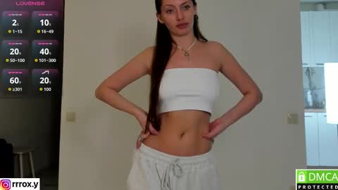 r00xvel online show from March 28, 3:57 pm