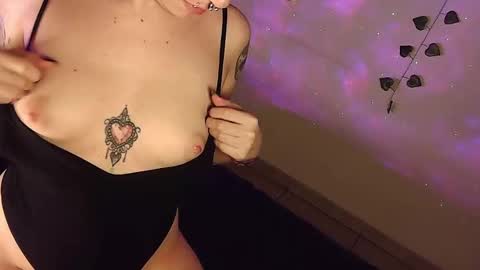 Snapshot of rabit_snake chatting on October 12, 2:26 am Rabbit Snake online show from October 12, 2:26 am
