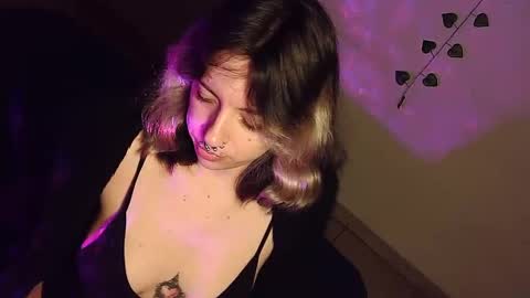Snapshot of rabit_snake chatting on October 7, 11:45 pm Rabbit Snake online show from October 7, 11:45 pm