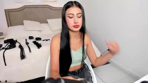 RACHEL ES online show from February 19, 7:18 am