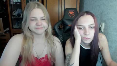 Snapshot of rachel_sharp chatting on October 8, 5:02 am Make me cum online show from October 8, 5:02 am