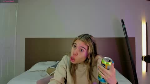 Rachell online show from May 15, 4:21 am