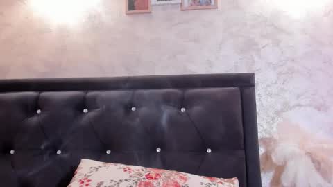 raelledarkstar online show from March 24, 1:06 pm