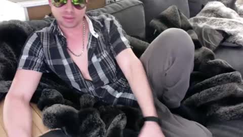 Raey online show from April 9, 9:37 am