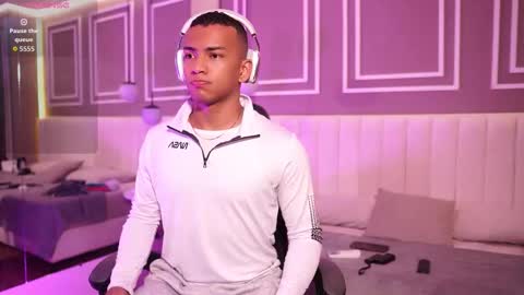 rafa_cruz online show from February 3, 12:31 pm