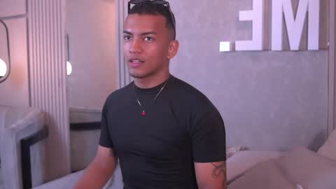 rafa_cruz online show from February 25, 7:39 pm