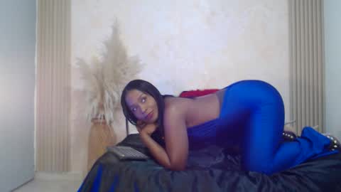 raichellcooper1 online show from November 10, 5:59 pm