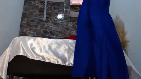 raichellcooper1 online show from September 22, 5:28 pm