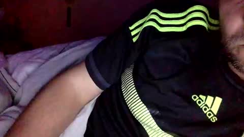 Snapshot of randobad12 chatting on November 1, 10:31 pm randobad12 online show from November 1, 10:31 pm