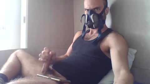 Snapshot of randomguy_42 chatting on September 11, 7:09 am randomguy_42 online show from September 11, 7:09 am