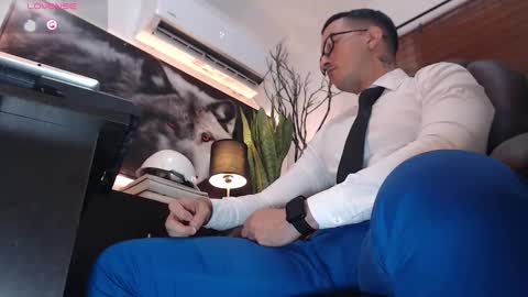 Snapshot of randylukehot chatting on January 9, 10:52 am randylukehot online show from January 9, 10:52 am