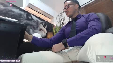Snapshot of randylukehot chatting on February 21, 9:13 am randylukehot online show from February 21, 9:13 am