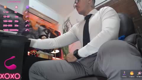Snapshot of randylukehot chatting on October 15, 10:05 am randylukehot online show from October 15, 10:05 am