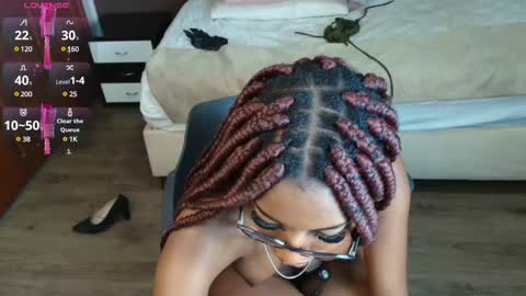 Snapshot of raqueljones_ chatting on February 12, 5:37 pm Raquel online show from February 12, 5:37 pm