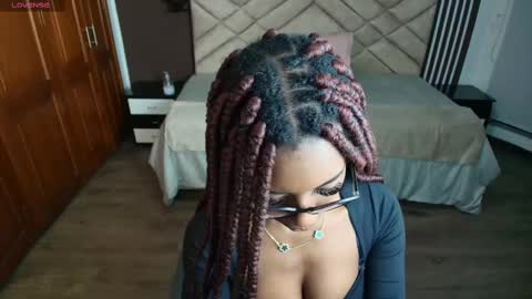 Snapshot of raqueljones_ chatting on March 7, 11:40 am Raquel online show from March 7, 11:40 am