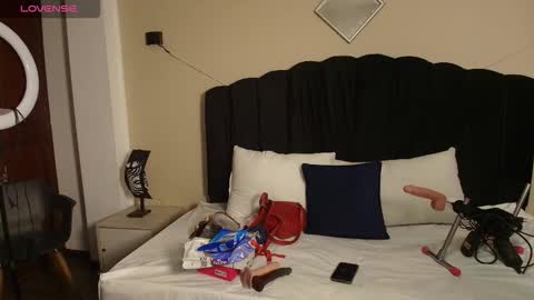 Snapshot of raqueljones_ chatting on October 12, 11:36 am Raquel online show from October 12, 11:36 am