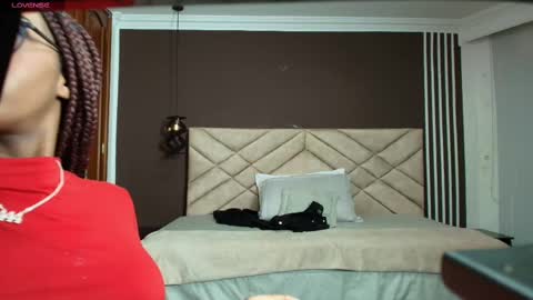 Snapshot of raqueljones_ chatting on February 25, 11:43 am Raquel online show from February 25, 11:43 am