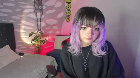 ravencollen online show from October 20, 2:00 pm