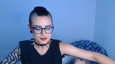 ravendarkness_ online show from April 9, 12:58 am