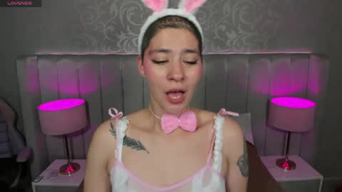 Ravenfox  online show from April 18, 7:43 am