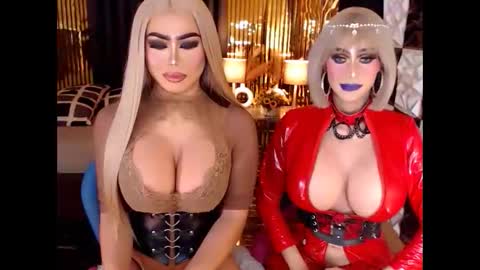 ravenmystiquex online show from May 1, 7:35 am