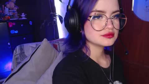 Snapshot of raventh_ chatting on October 15, 2:51 pm raventh_ online show from October 15, 2:51 pm