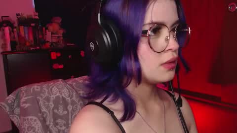 Snapshot of raventh_ chatting on October 12, 7:27 pm raventh_ online show from October 12, 7:27 pm