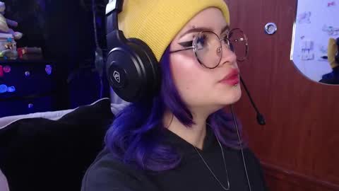 Snapshot of raventh_ chatting on October 5, 5:05 am raventh_ online show from October 5, 5:05 am