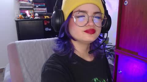 Snapshot of raventh_ chatting on September 18, 4:00 pm raventh_ online show from September 18, 4:00 pm