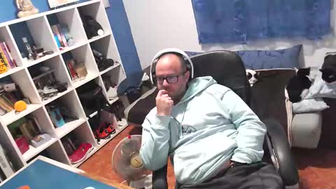 ravingr3d3 online show from November 8, 9:18 pm