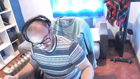 ravingr3d3 online show from March 12, 12:15 pm