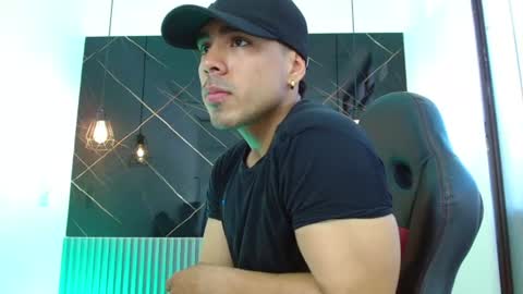 rayanroy1 online show from June 10, 7:02 pm