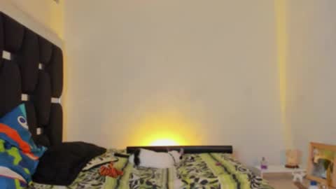 Rayn online show from November 27, 9:11 pm