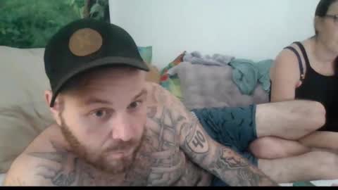 Snapshot of raynliz chatting on September 20, 9:18 pm Liz and Ray online show from September 20, 9:18 pm
