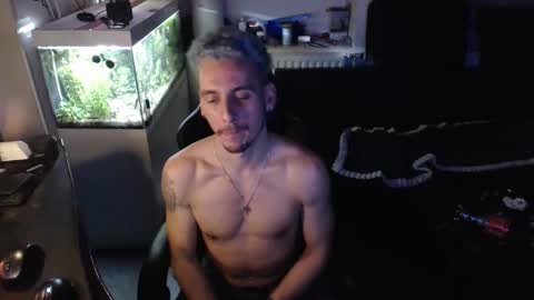 Rayzel online show from January 13, 5:54 pm