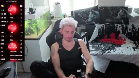 Rayzel online show from April 18, 11:56 am