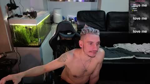 Rayzel online show from February 5, 12:58 am