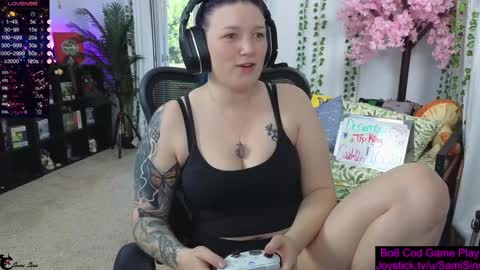 Snapshot of realsamisins chatting on December 10, 9:33 pm Snap - RealSamiSins online show from December 10, 9:33 pm