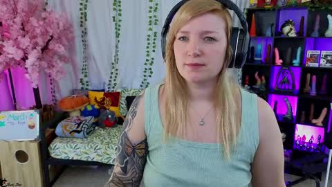 Snapshot of realsamisins chatting on March 6, 2:29 pm Snap - RealSamiSins online show from March 6, 2:29 pm