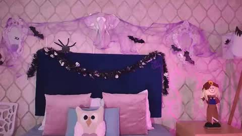 Snapshot of rebeca_jacksson chatting on October 19, 1:49 pm rebeca online show from October 19, 1:49 pm
