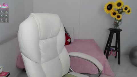 Snapshot of rebeca_milf chatting on September 22, 1:26 pm REBECA online show from September 22, 1:26 pm