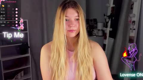 Snapshot of rebecca_____ chatting on September 27, 1:58 am rebecca_____ online show from September 27, 1:58 am