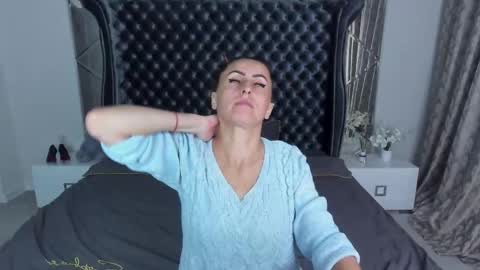 rebecca_diamonds online show from October 14, 5:32 am