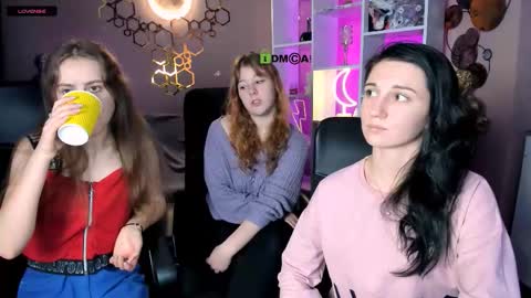 rebecca_smile_ online show from October 15, 7:04 pm