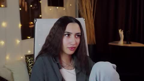 rebeckathornton online show from December 23, 10:21 am