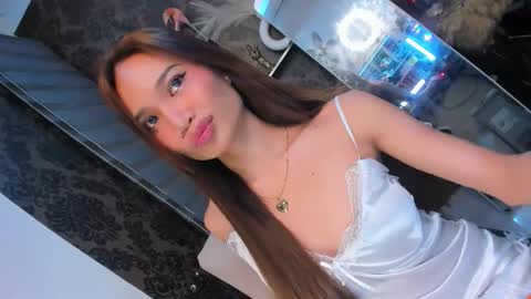 Snapshot of red_linn chatting on September 13, 10:45 pm danika linn online show from September 13, 10:45 pm