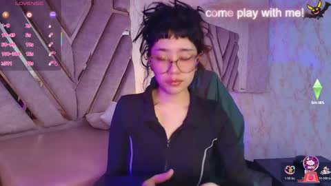 red_pandaa online show from May 21, 3:35 am