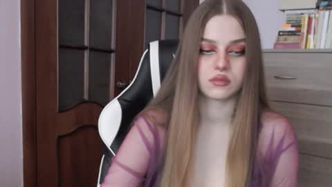 Lily online show from September 20, 2:25 am