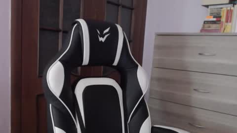 Lily online show from November 20, 2:21 am